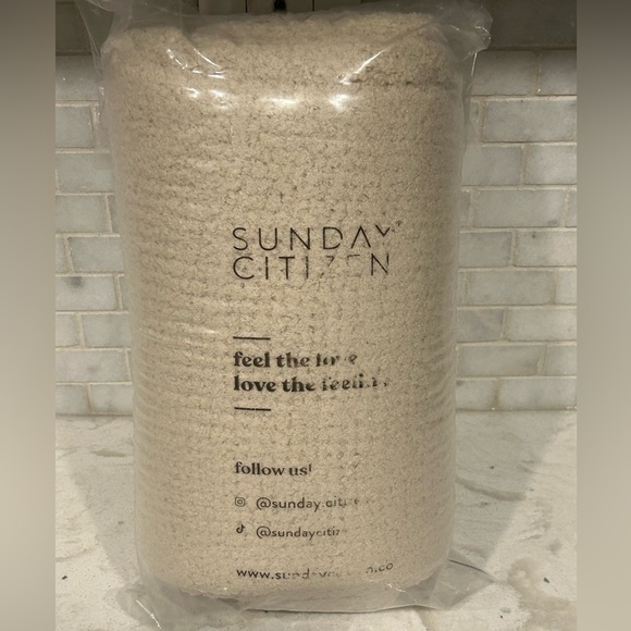 Sunday Citizen Snug Lap Throw - Picture 4 of 6